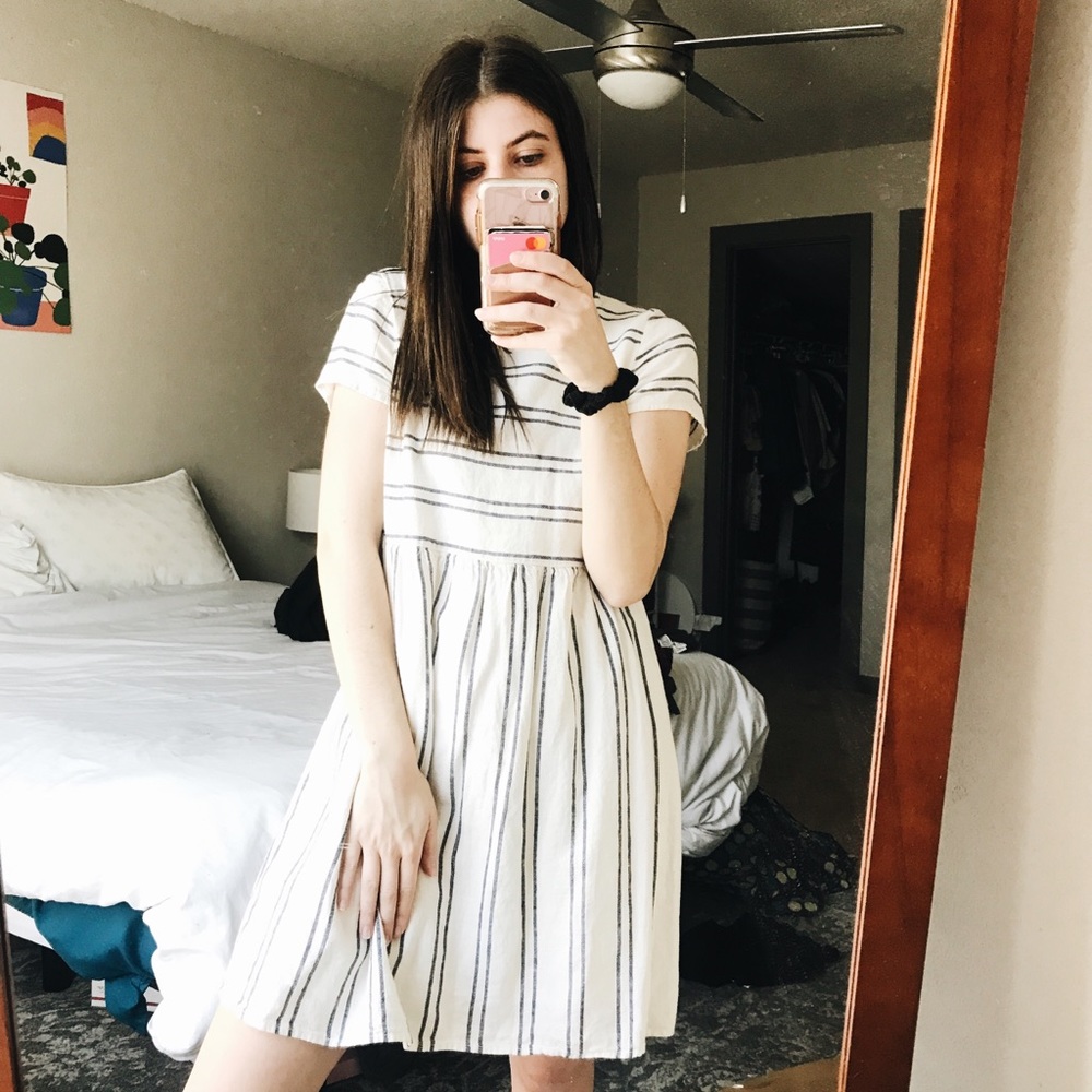 Old Navy Linen Striped Dress